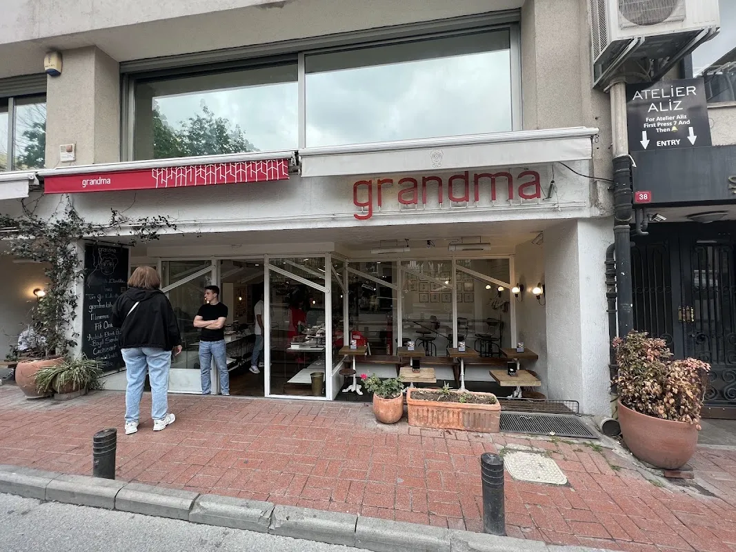 Grandma - Nişantaşı
