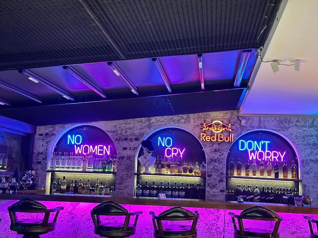 Doris Cocktail Bar