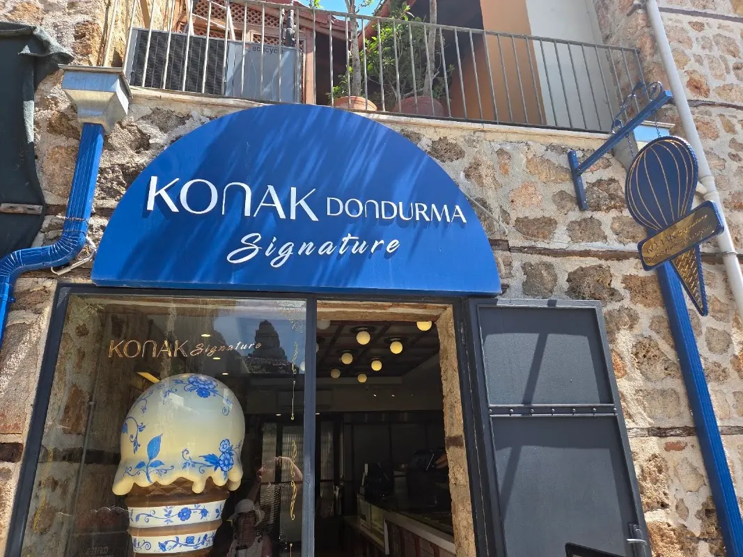 Konak Dondurma Kaleiçi
