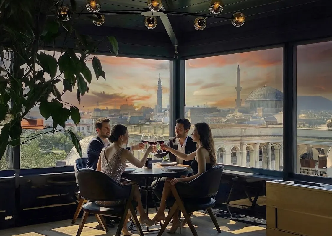 Loti Roof Lounge