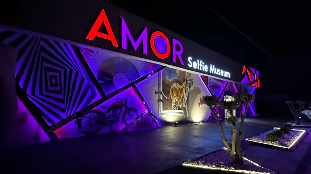 Amor Selfie Museum