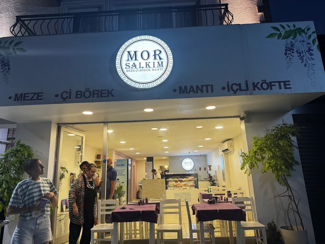 Mor Salkım Meze Çibörek Mantı