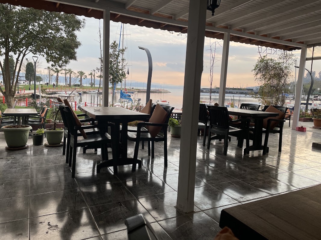 Çınaraltı Çay Bahçesi